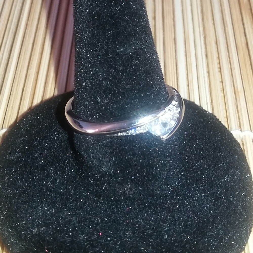 925 Sterling Silver Cubic Zirconia Ring - Picture 3 of 5